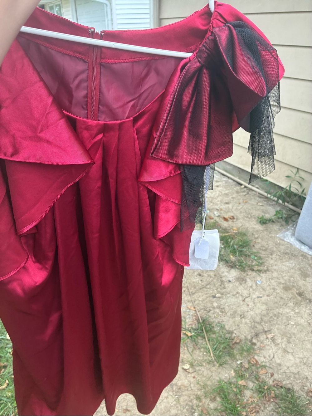One-Shoulder Red Ruffle Evening Dress - Picture 5 of 7